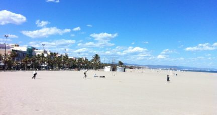 Las Arenas beach